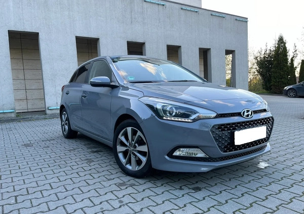 Hyundai i20 cena 35900 przebieg: 131000, rok produkcji 2015 z Stryków małe 497